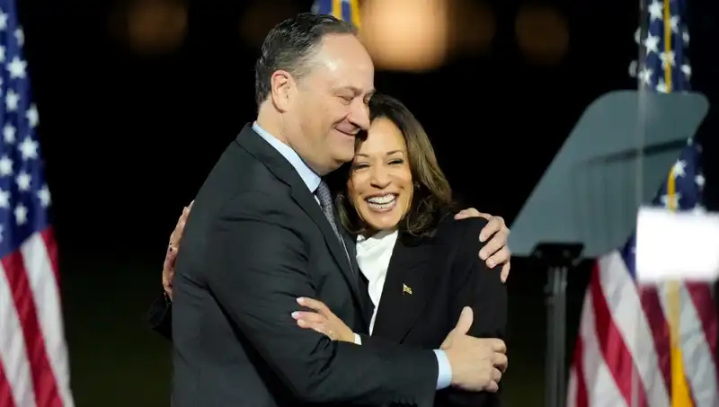 Kamala Harris’in Eşinin Görevine Son Verildi: Trump’tan Genelge Üzerine Genelge