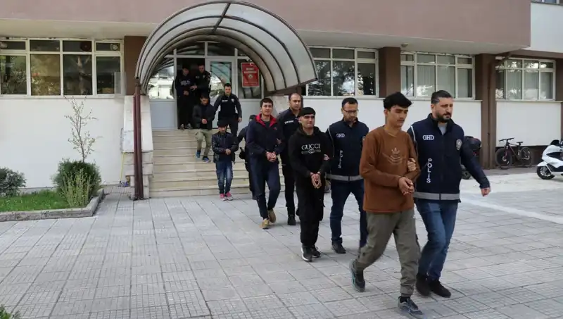 Edirne ve Kırklareli'nde Kaçak Göçmen Operasyonları: Yeni Gelişmeler!