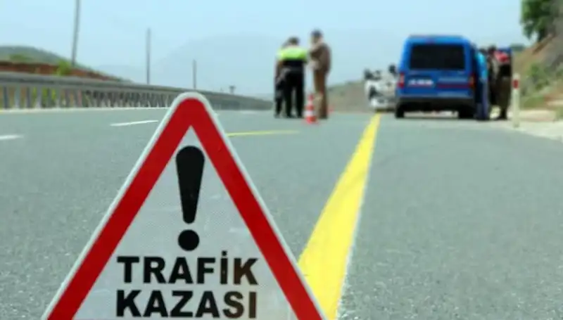 Otomobil ve Kamyon Çarpıştı: Feci Kaza Sonrası Çarpıcı Gelişmeler