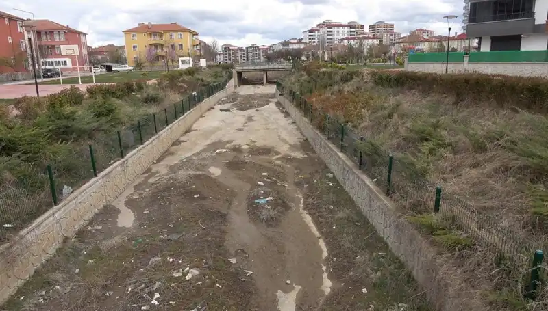 Nehirlerin Akışı Değişiyor: Kuraklık Korkusu ve Çözüm Önerileri