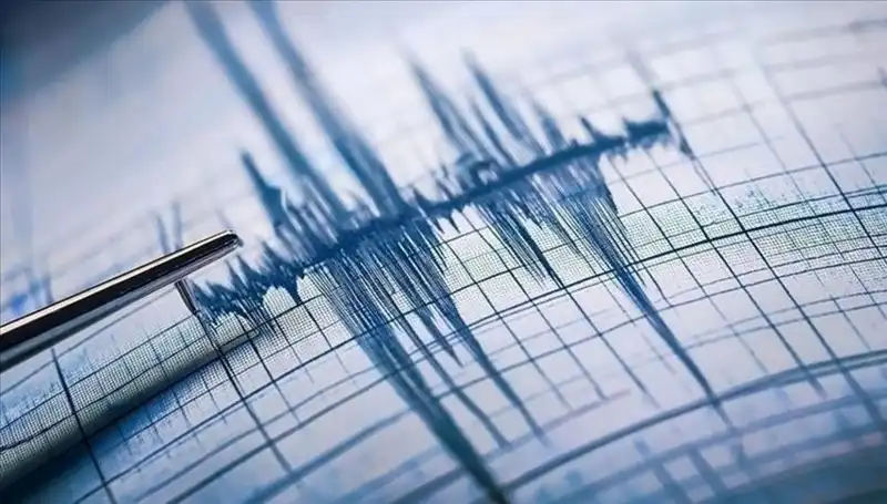 Ege Denizi'nde Beklenmedik Deprem: 3.0 Büyüklüğünde Sarsıntı
