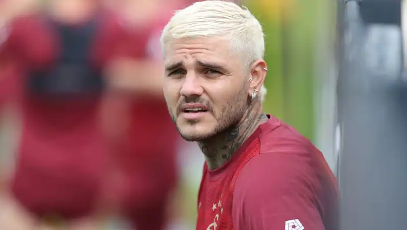 Icardi, Borçlarını Açıkladı! Osimhen ve Kerem Aktürkoğlu Soruları Yanıtladı