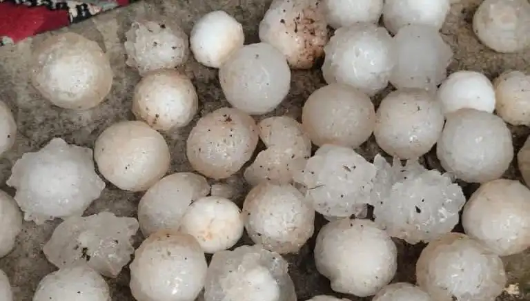 Şanlıurfa'da Yaz Ortasında Kar Topu Büyüklüğünde Dolu Yağışı!