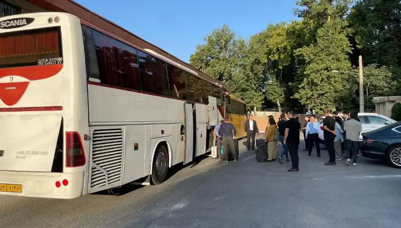İran'ın Şiraz Kentinde Feci Otobüs Kazası: 21 Kişi Hayatını Kaybetti