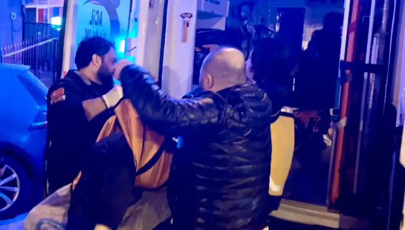Tartışma Sonrası Korkunç Olay: Baba ve Oğul ArasındakiSilahlı İkili Mücadele