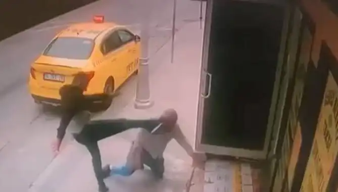 Taksi Durağında Sarsıcı Olay: Oğul ve Alacaklı Arasında Kanlı Hesaplaşma