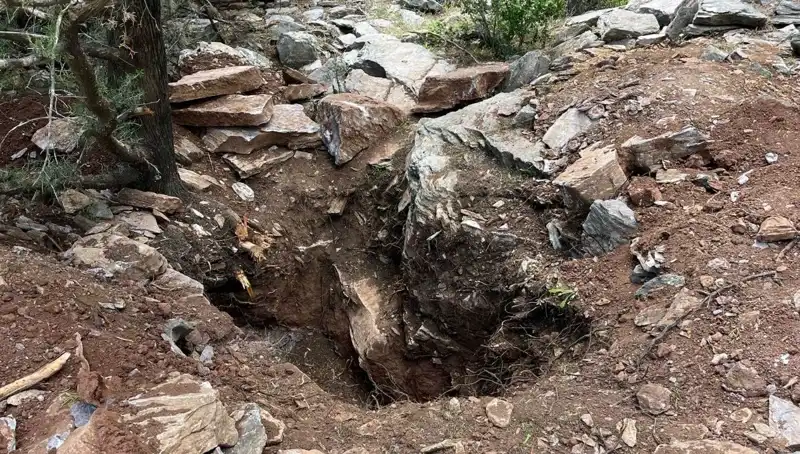Eski Vali ve Emekli Albay Define Avında Yakalandı: Olayın Ayrıntıları