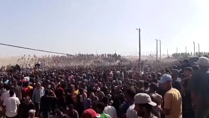 Filistin'de İnsani Yardım Araçlarına Saldırı: 30 Can Kaybı