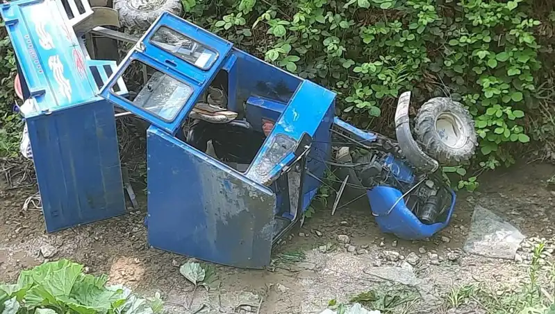 Kontrolden Çıkan Pat Pat Dereye Uçtu, İki Kişi Yaralandı!