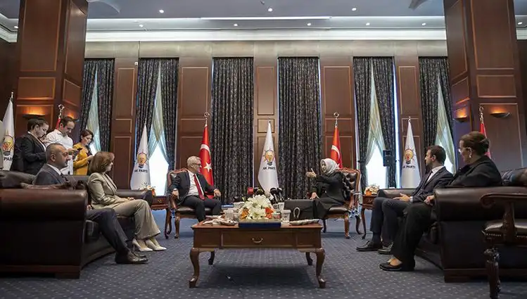 AK Parti'nin Bayramlaşma Programında Sürpriz Gelişme: CHP Yer Almıyor