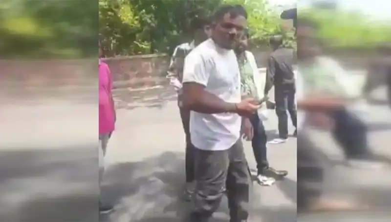 11A Yolcusunun Şaşkınlık Verici Şüphesiz Anıları: "Biri Beni Yakaladı"