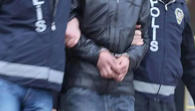 FETÖ'nün Sızma Ağlarına Büyük Darbe: 65 Kişi Tutuklandı