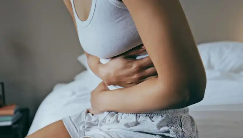 22 Yaşındaki Genç Kızın Bağırsak Kanseri Hikayesi Dikkat Çekiyor